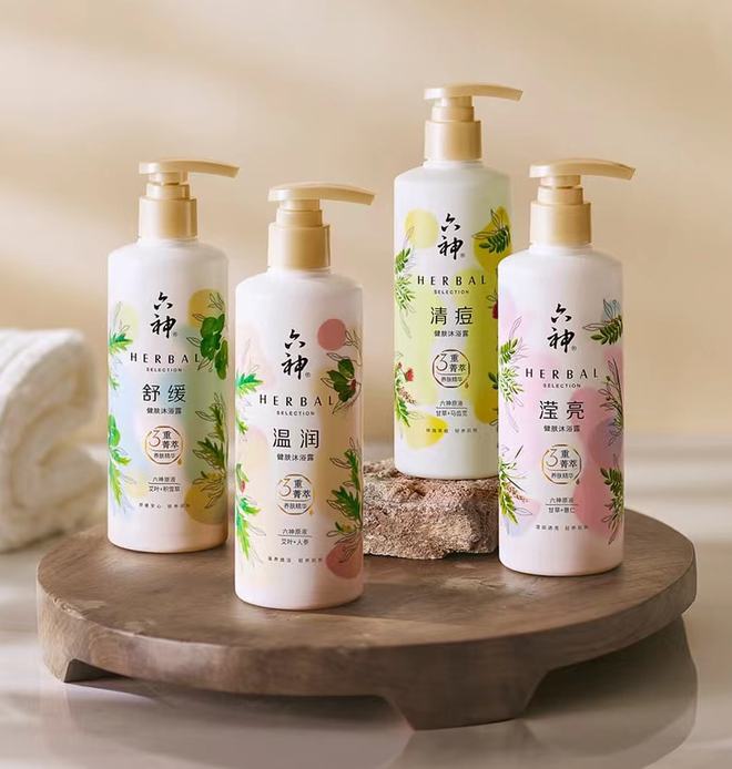 爺青回!六神換包裝了?這設計真“考古”! 爺青回!六神換包裝了?這設計真“考古”!