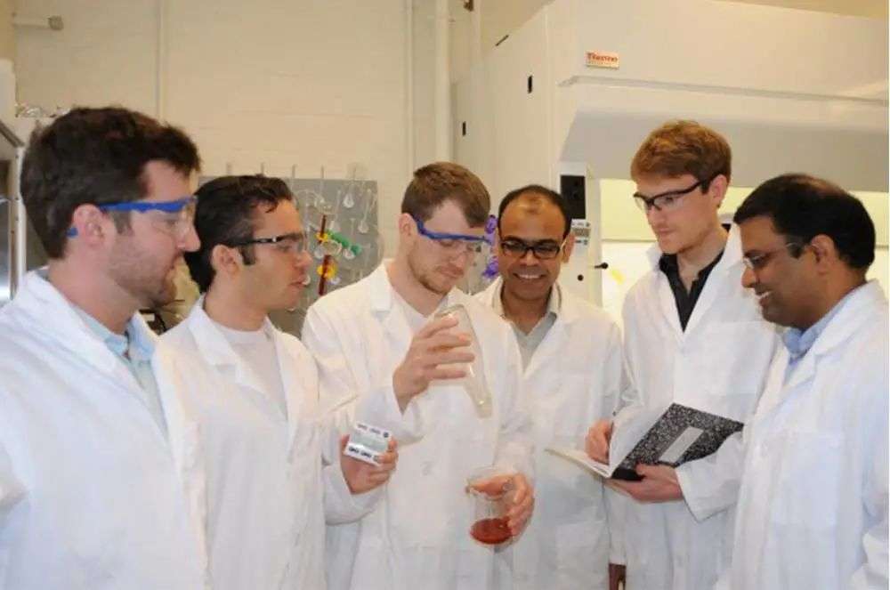 再也不用「擠牙膏」,高露潔換上的「潤(rùn)滑劑」包裝,讓牙膏從此一滴不剩 再也不用「擠牙膏」,高露潔換上的「潤(rùn)滑劑」包裝,讓牙膏從此一滴不剩