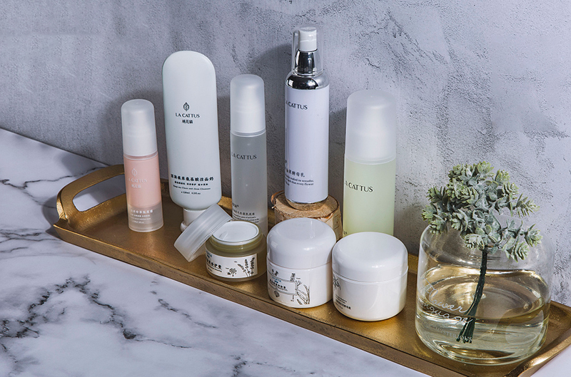 塑料瓶常見的生產工藝與化妝品包裝行業的新趨勢 塑料瓶常見的生產工藝與化妝品包裝行業的新趨勢